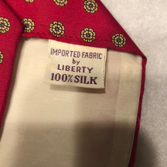 Geoffrey Beene tie!! - Picture 4 of 4